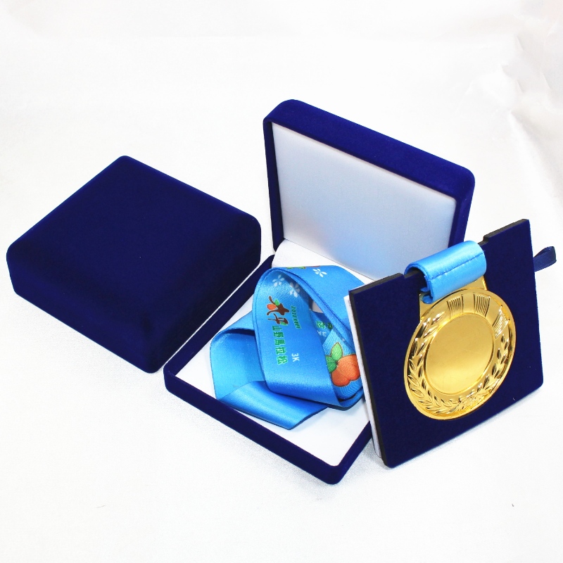 Artikel D-33 fluwelen doos met ronde vorm voor medaille, munt en insigne, mm. 90 * 90 * 39 mm, weegt ongeveer 78 g