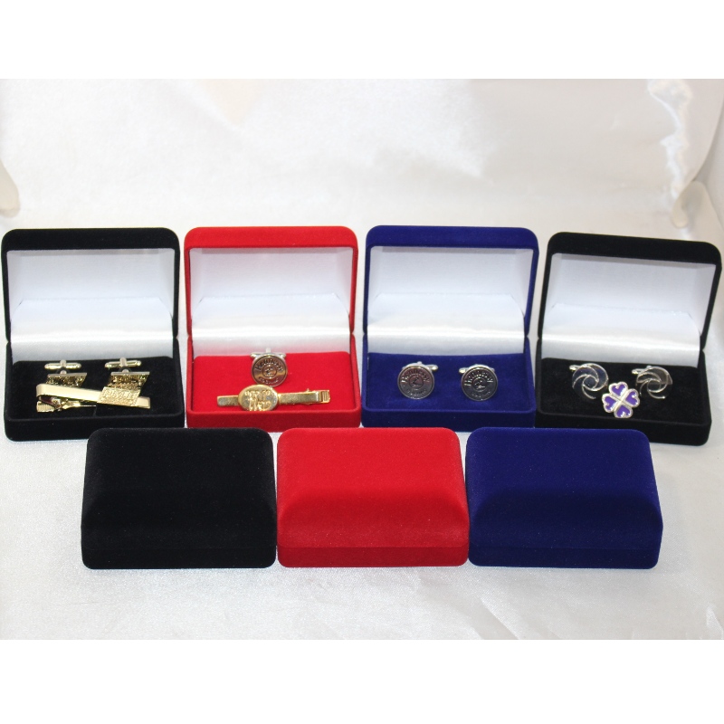 Item D-45 ronde vorm Velvet Box voor manchetknopen, stropdasclip of medailles, munten ^ insignes, mm.84*64*36, gewichten over 48g