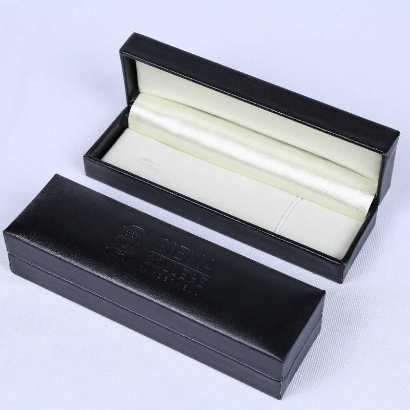 Item V-12 rechthoekige Leatherette Paper box voor 130*20mm meerdere badges, pennen &m ketting, enz. mm.155*45*36, gewicht over 90g