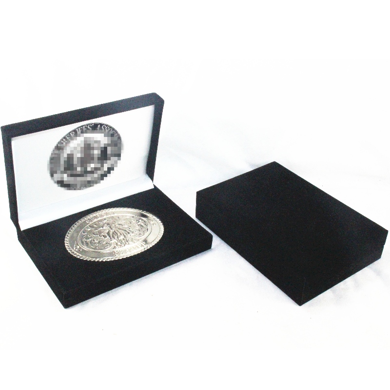 Artikel V-15H rechthoek flanellen doos voor 130 * 80 mm meerdere munten, badges, medailles, manchetknopen, enz. Mm. 158 * 112 * 36, gewicht ongeveer 170 g
