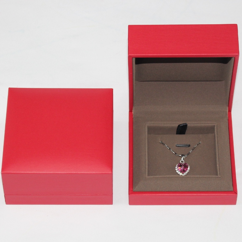 Exquisite sieraden verpakking doos aangepaste hoge kwaliteit rode sieraden hanger doos, de grootte is 90*90*45mm